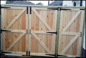 THE WOODEN, DOUBLE GATE